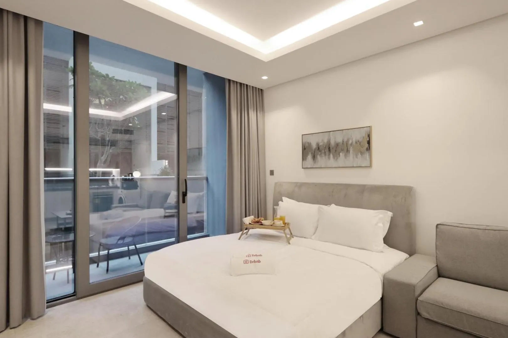 Apartment Livbnb- Modern Meets Comfort, Studio With Balcony Dubai