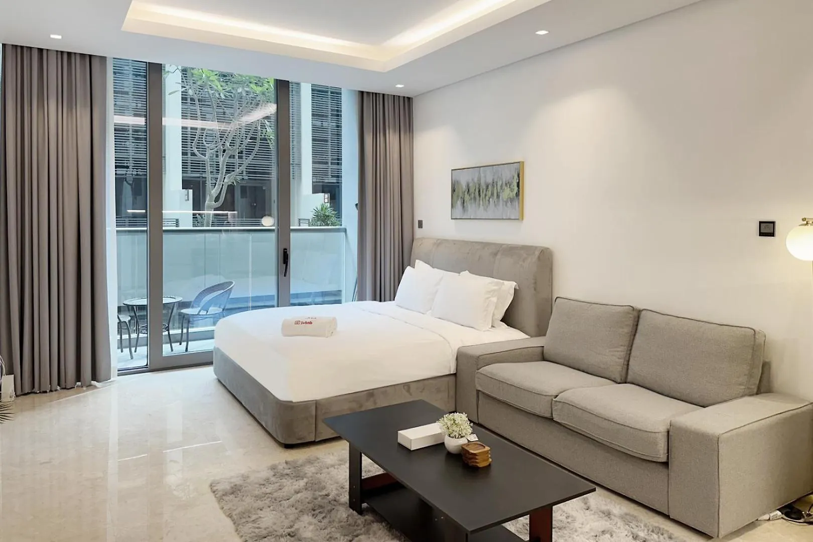 Livbnb- Modern Meets Comfort, Studio With Balcony Dubai